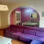Espacioso Piso En El Corazon De *